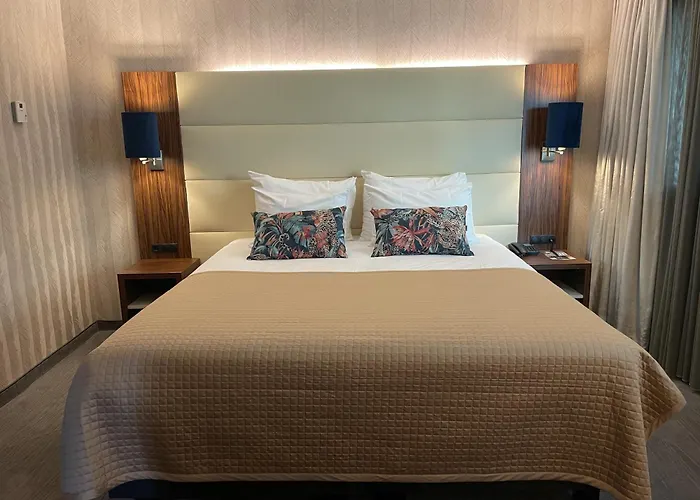 Hotel Der Valk - Blijdorp 4*